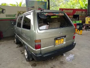 Toyota CR27 1989 Van (Used)
