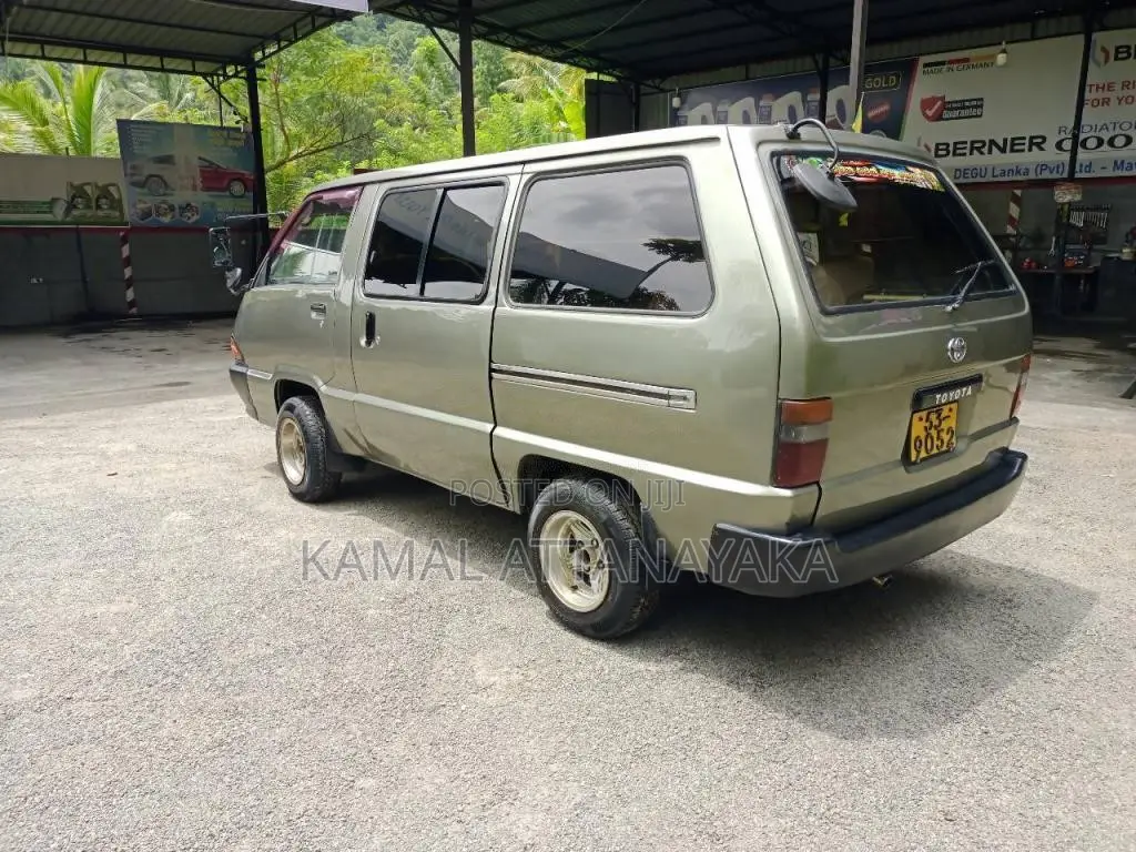 Toyota CR27 1989 Van (Used)
