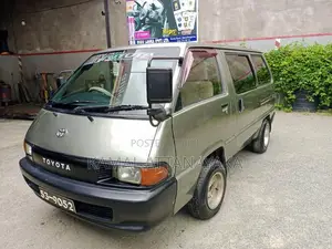 Toyota CR27 1989 Van (Used)