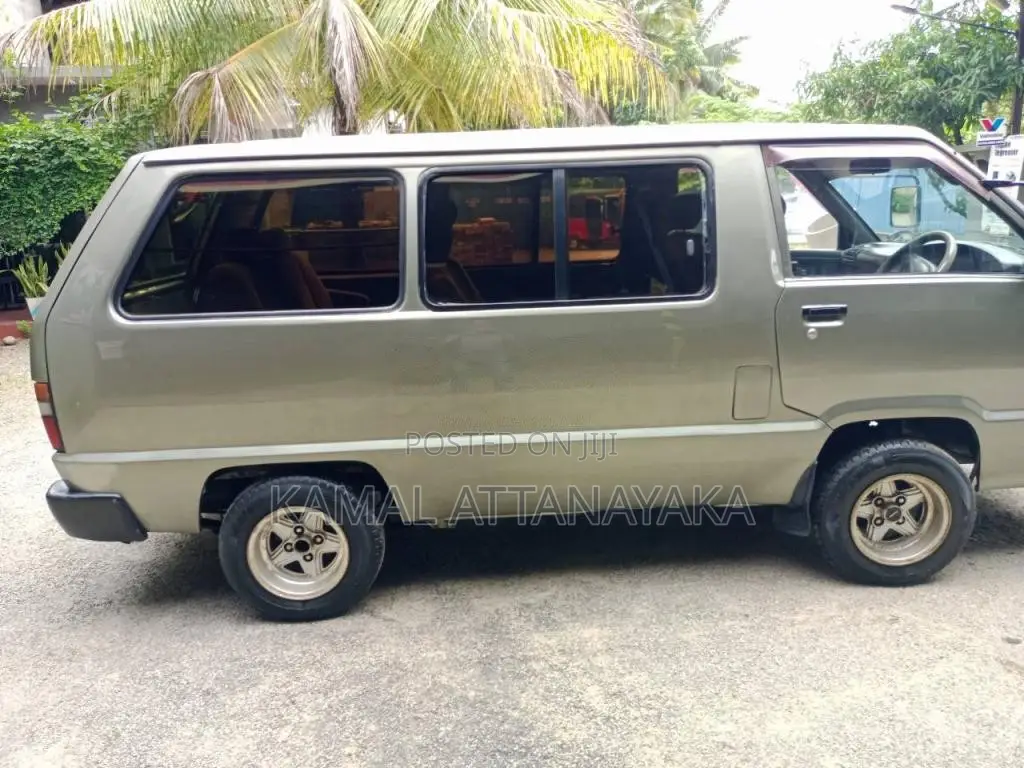 Toyota CR27 1989 Van (Used)