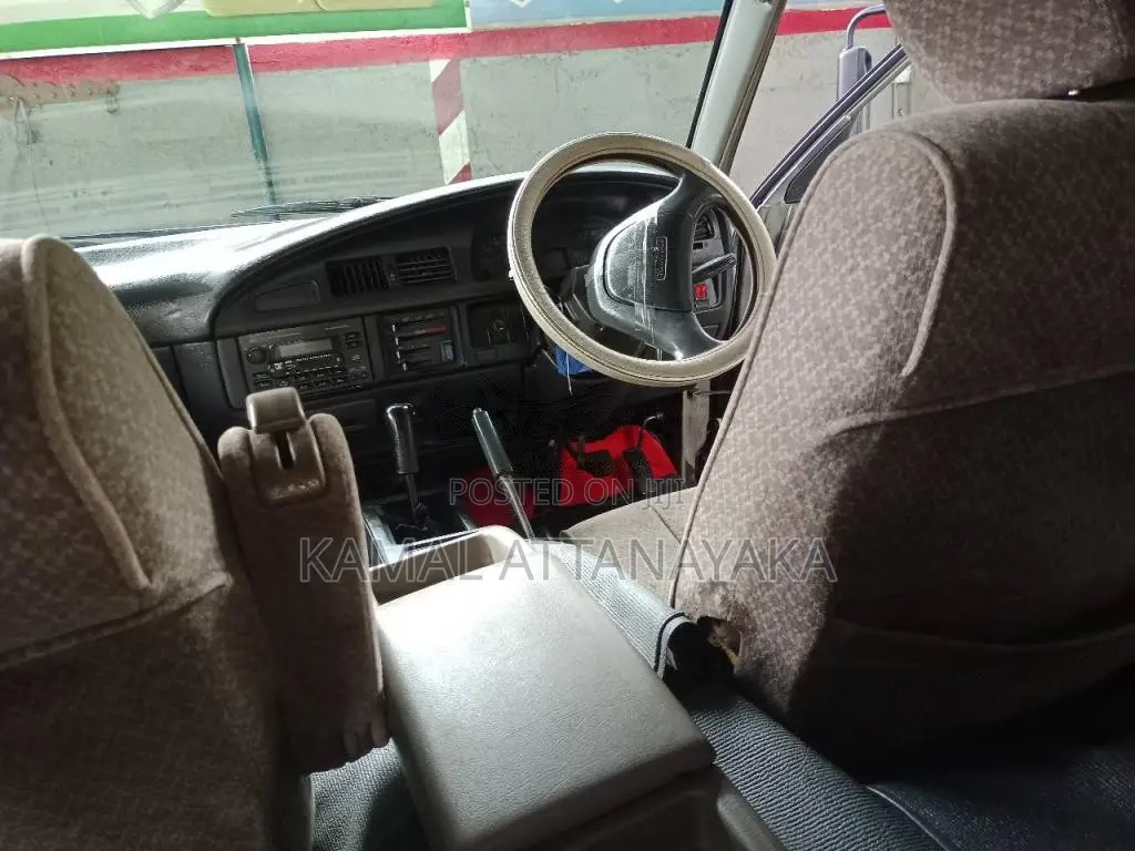 Toyota CR27 1989 Van (Used)