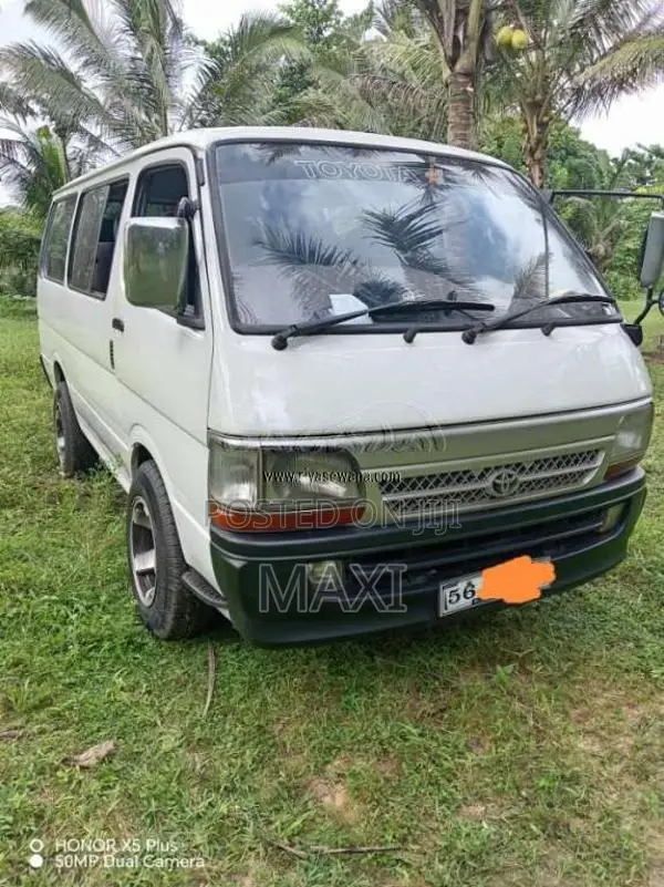 Toyota Dolphin 1990 Van (Used)