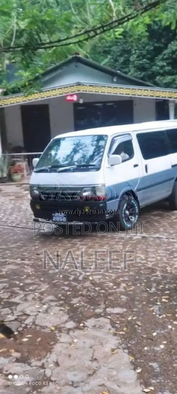 Toyota Dolphin 1994 Van (Used)
