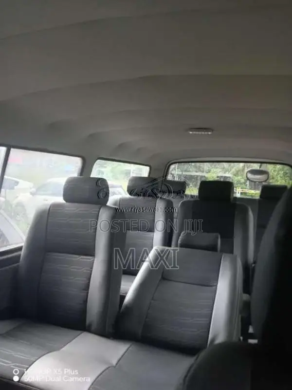 Toyota Dolphin 1990 Van (Used)