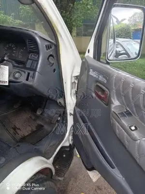 Toyota Dolphin 1990 Van (Used)