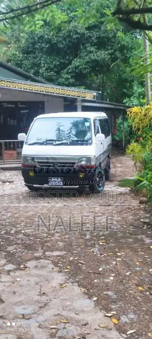 Toyota Dolphin 1994 Van (Used)