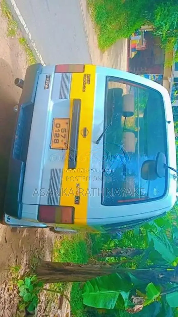 Nissan Caravan 1995 Van (Used)