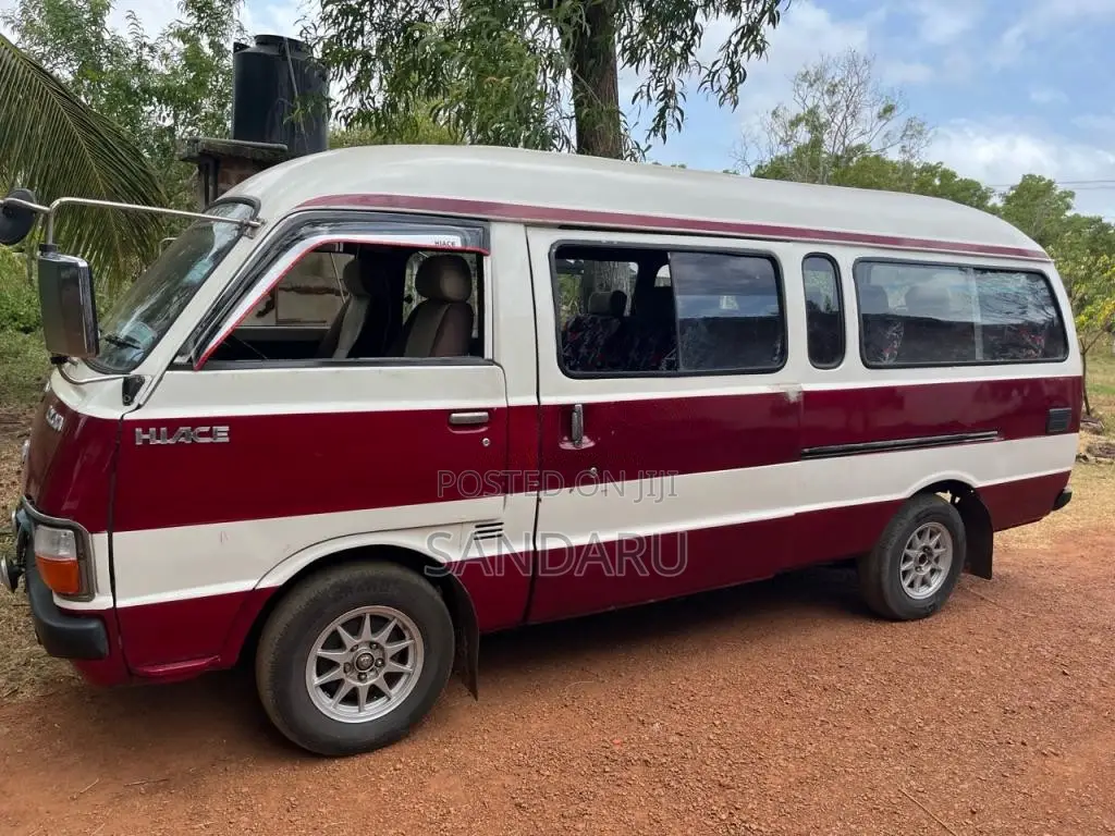 Toyota Dolphin Lh30 Lh40 1985 Van (Used)