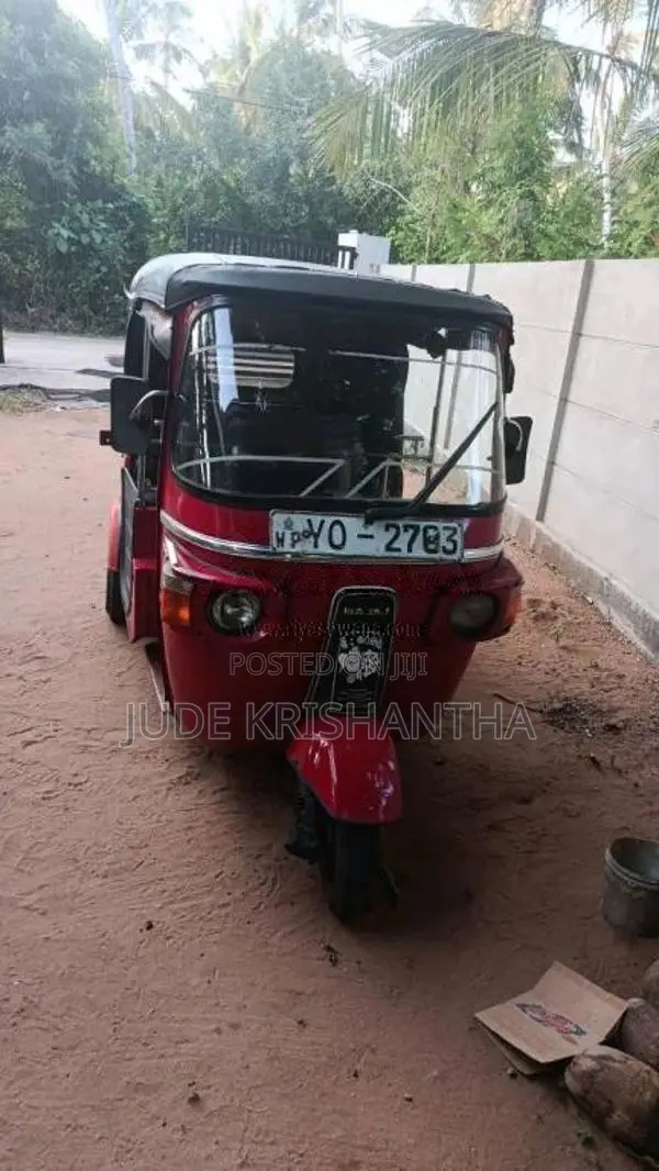 Bajaj 4 stroke 2011 Three Wheel (Used)
