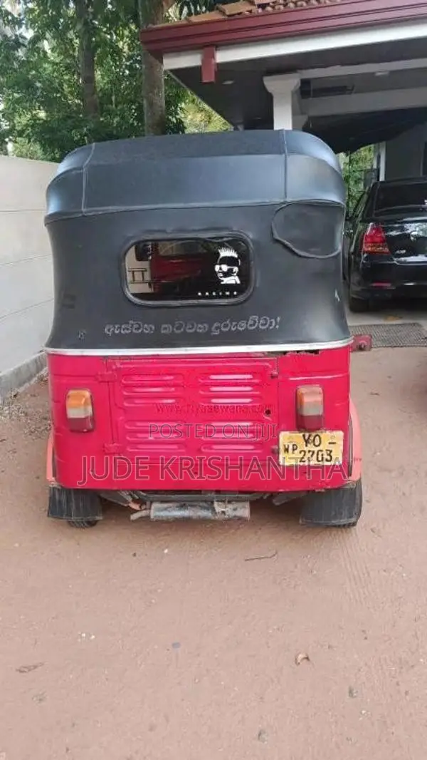 Bajaj 4 stroke 2011 Three Wheel (Used)