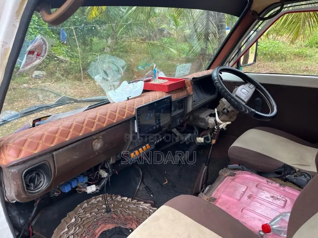 Toyota Dolphin Lh30 Lh40 1985 Van (Used)