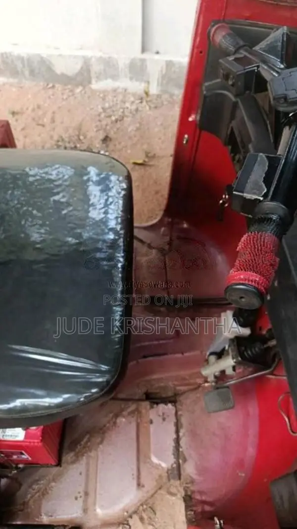 Bajaj 4 stroke 2011 Three Wheel (Used)