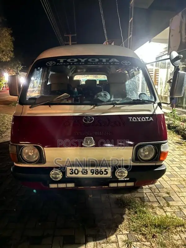 Toyota Dolphin Lh30 Lh40 1985 Van (Used)
