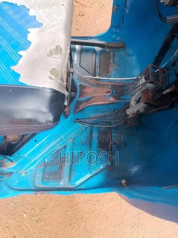 Bajaj 4 Stroke 2007 Three Wheel (Used)