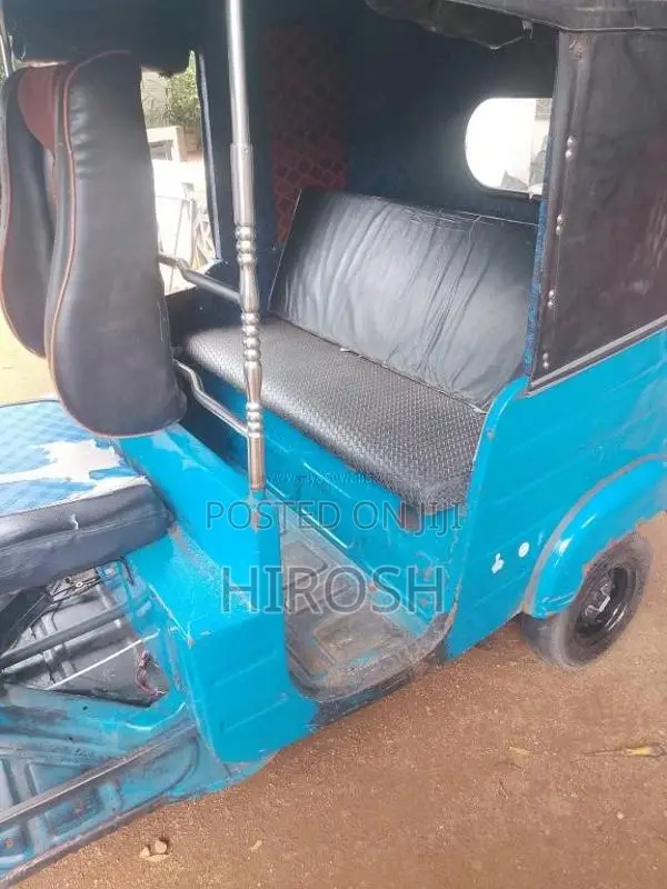 Bajaj 4 Stroke 2007 Three Wheel (Used)
