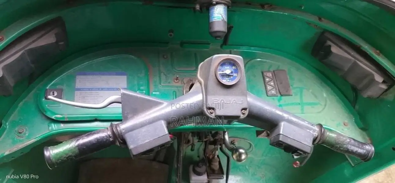 Bajaj 4 Stroke 2009 Three Wheel (Used)