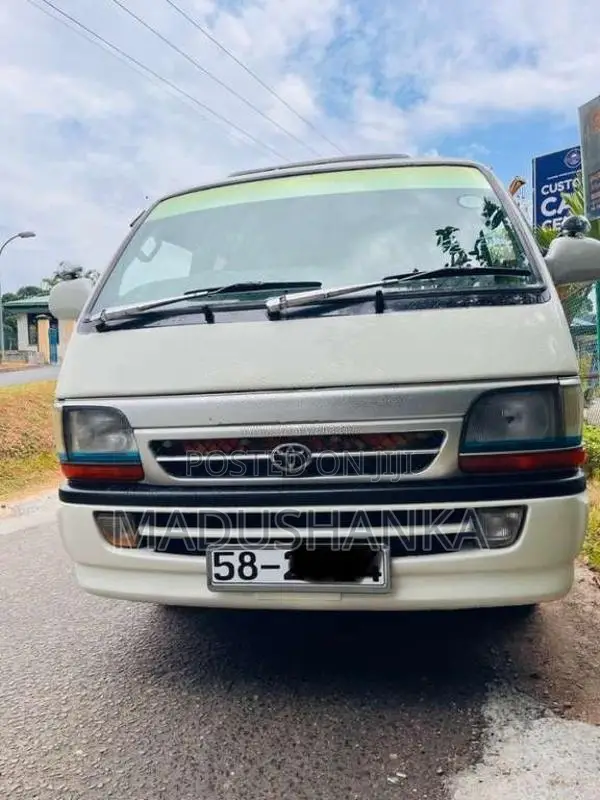 Toyota Dolphin 1991 Van (Used)