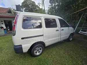 Toyota Noah KR42 1999 Van (Used)