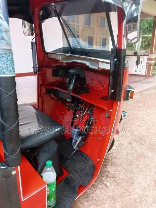 Bajaj 4 Stroke 2007 Three Wheel (Used)