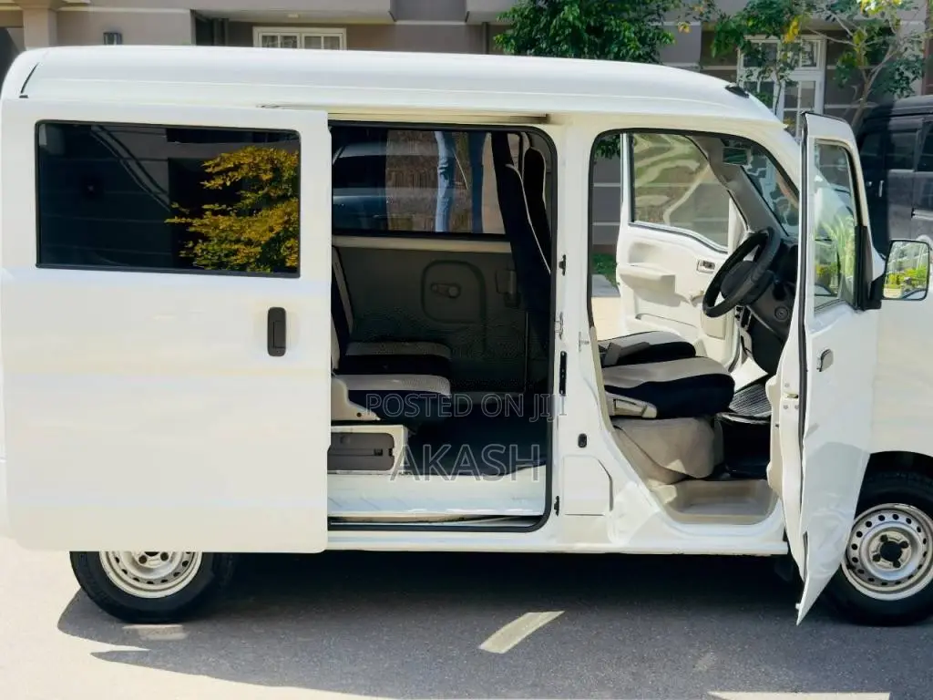 Suzuki DA17 2016 Van (Used)