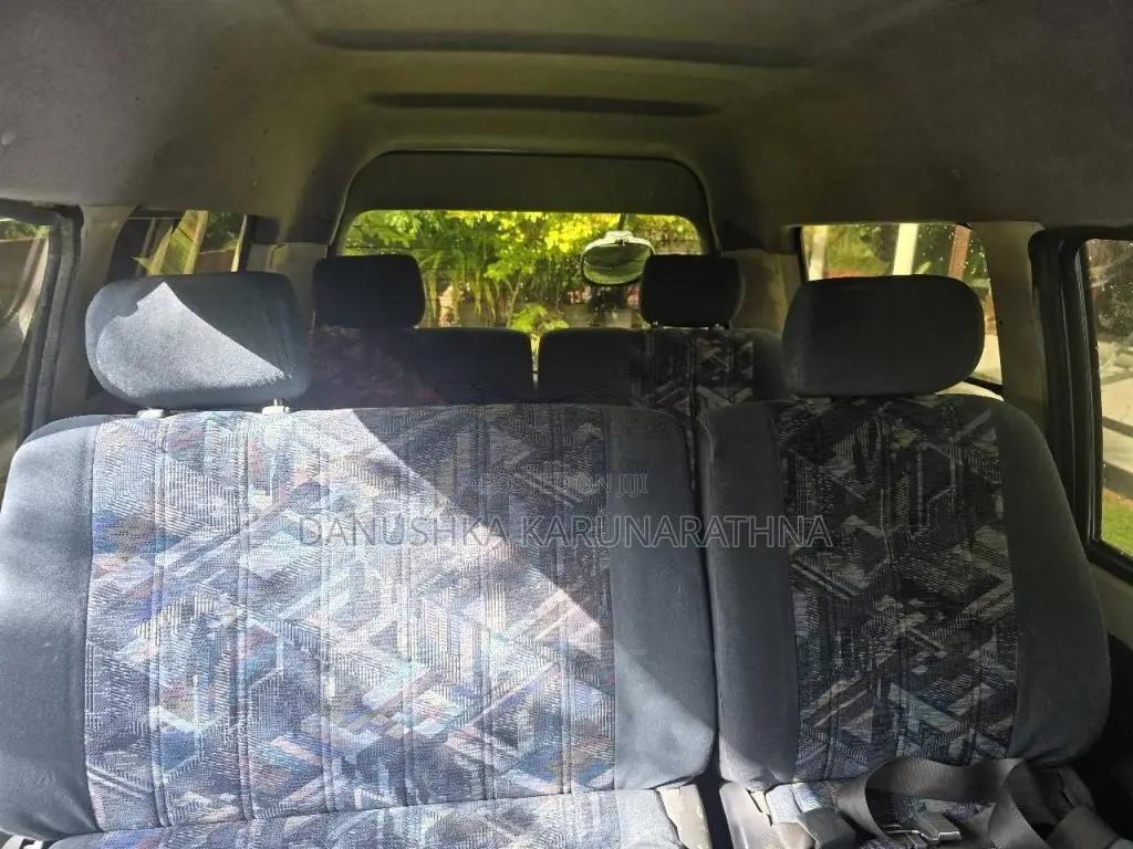 Toyota Noah KR42 1999 Van (Used)