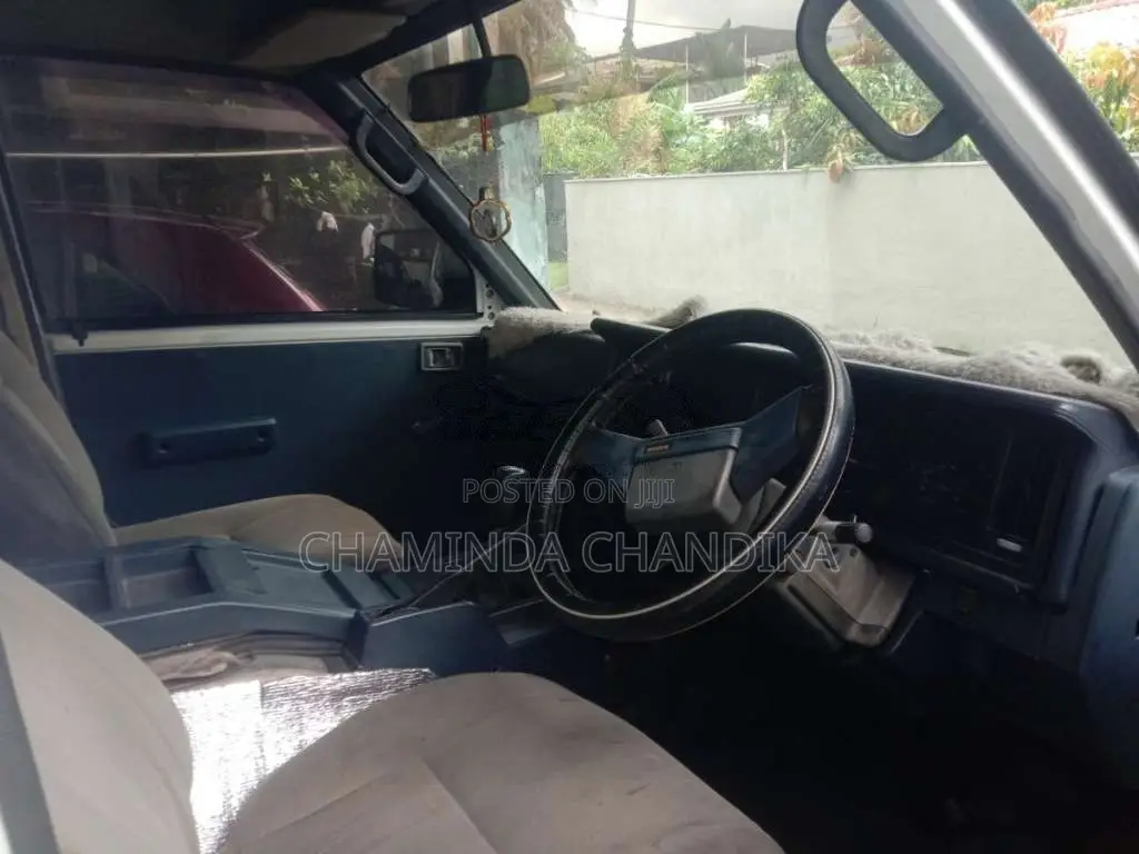 Nissan Largo 1991 Van (Used)