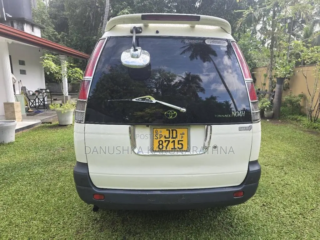 Toyota Noah KR42 1999 Van (Used)