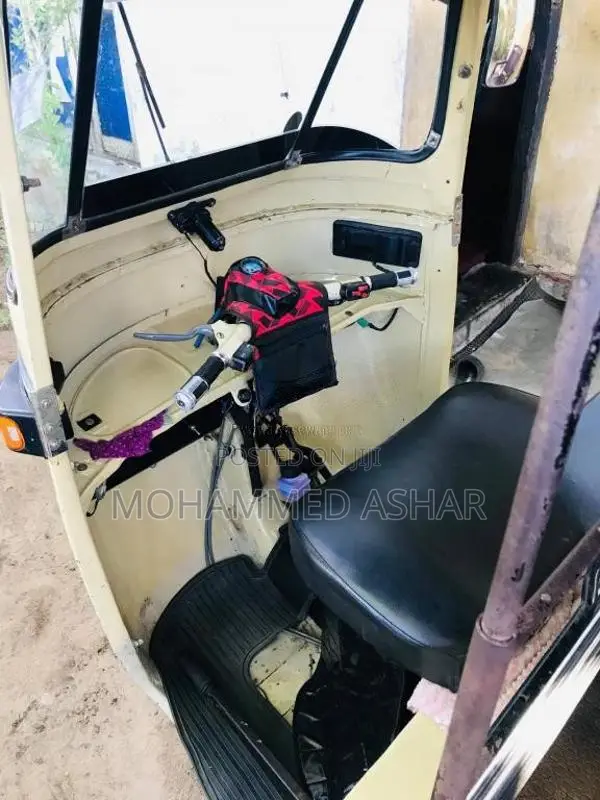 Bajaj RE 1999 Three Wheel (Used)