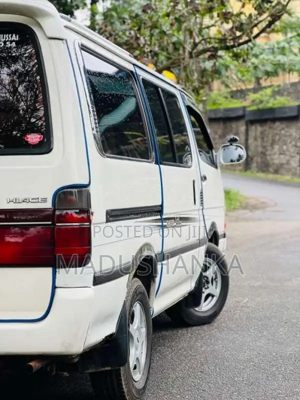 Toyota Dolphin 1991 Van (Used)