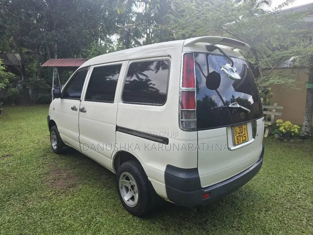 Toyota Noah KR42 1999 Van (Used)