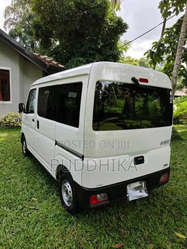 Daihatsu HIJET DELUXE 2024 Van (Used)