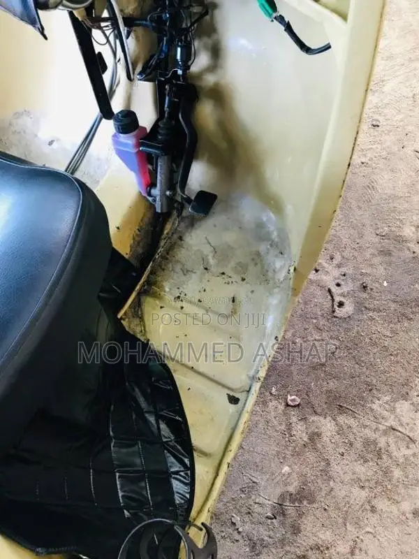 Bajaj RE 1999 Three Wheel (Used)