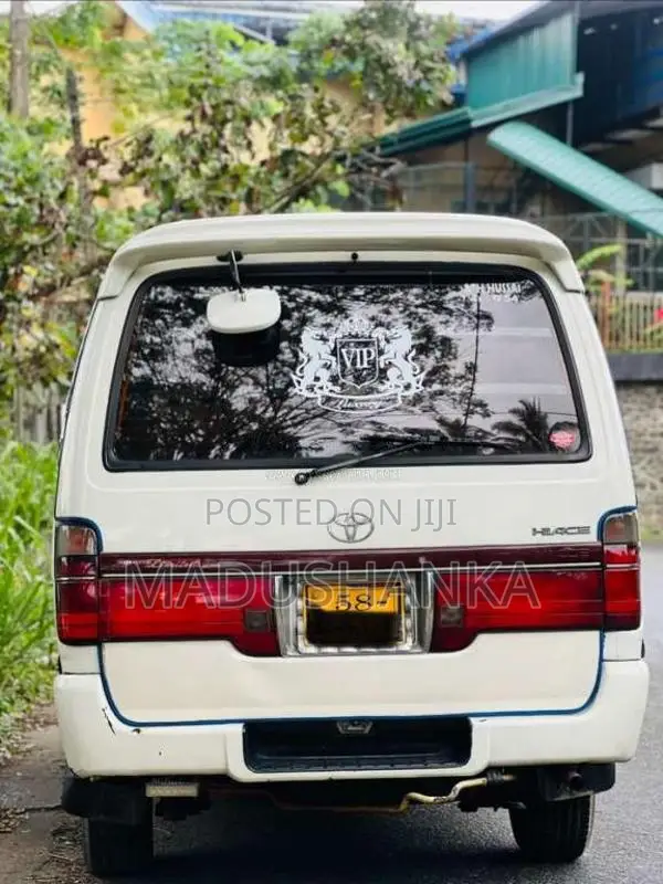 Toyota Dolphin 1991 Van (Used)