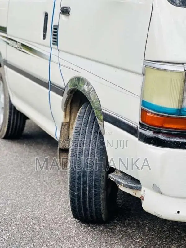 Toyota Dolphin 1991 Van (Used)