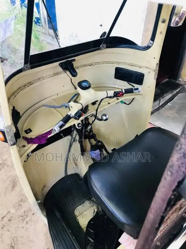 Bajaj RE 1999 Three Wheel (Used)