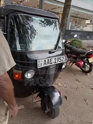 Bajaj 4 Stroke 2013 Three Wheel (Used)