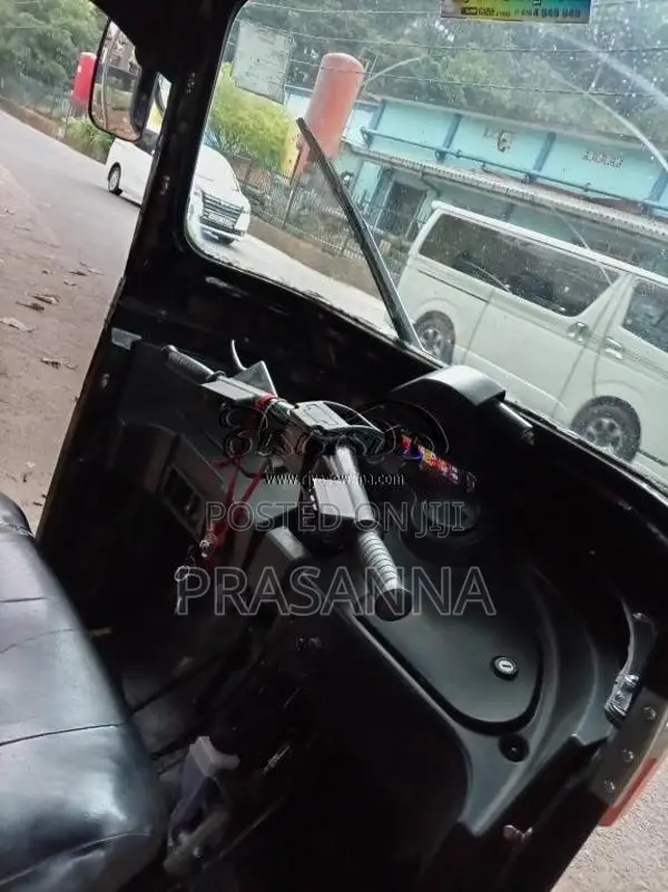Bajaj 4 Stroke 2013 Three Wheel (Used)