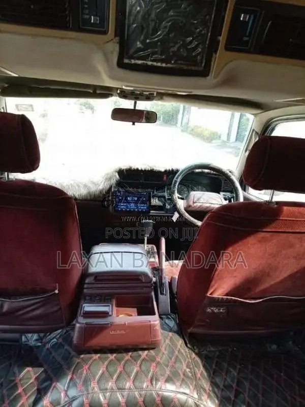 Toyota Dolphin 1997 Van (Used)