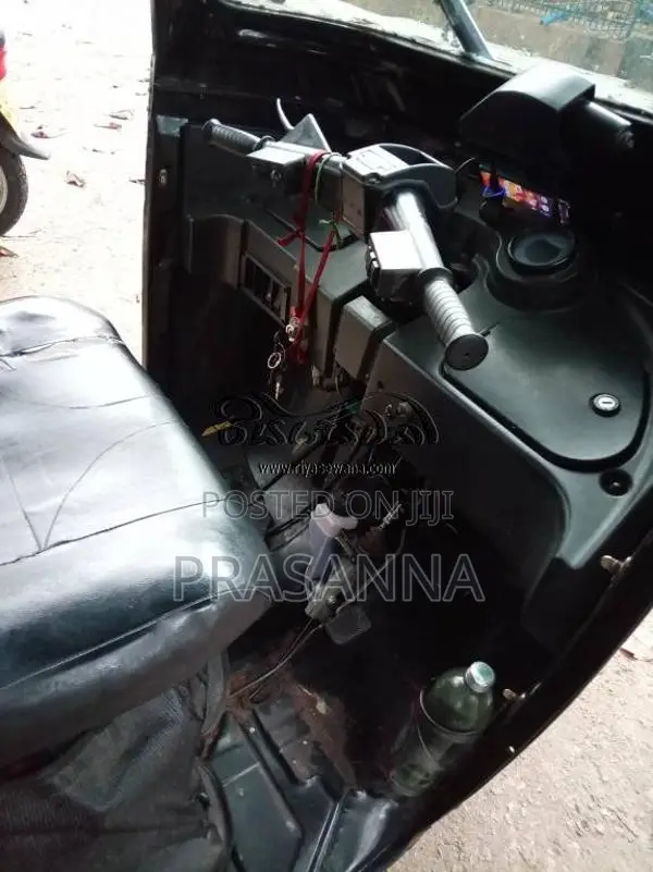 Bajaj 4 Stroke 2013 Three Wheel (Used)