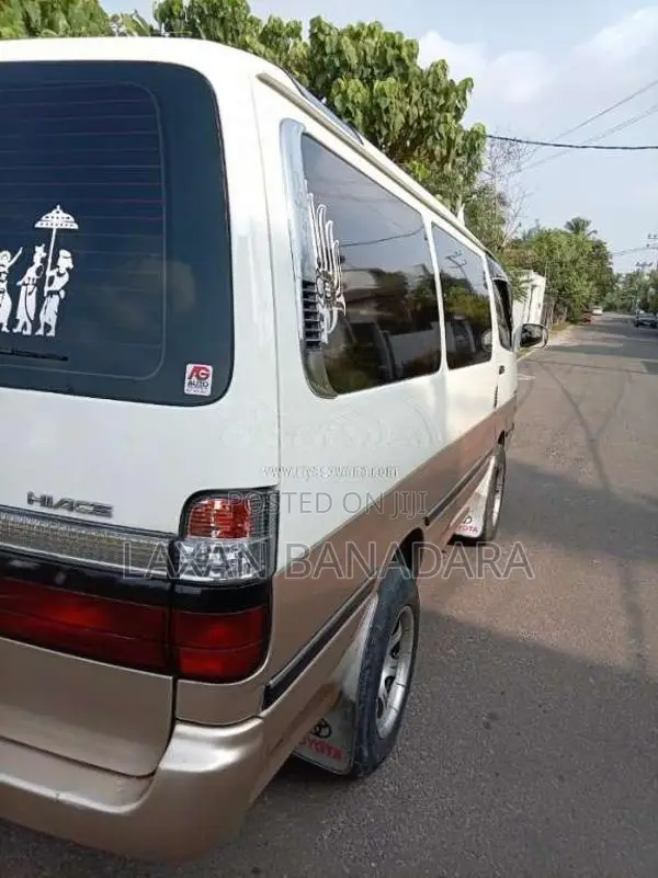 Toyota Dolphin 1997 Van (Used)