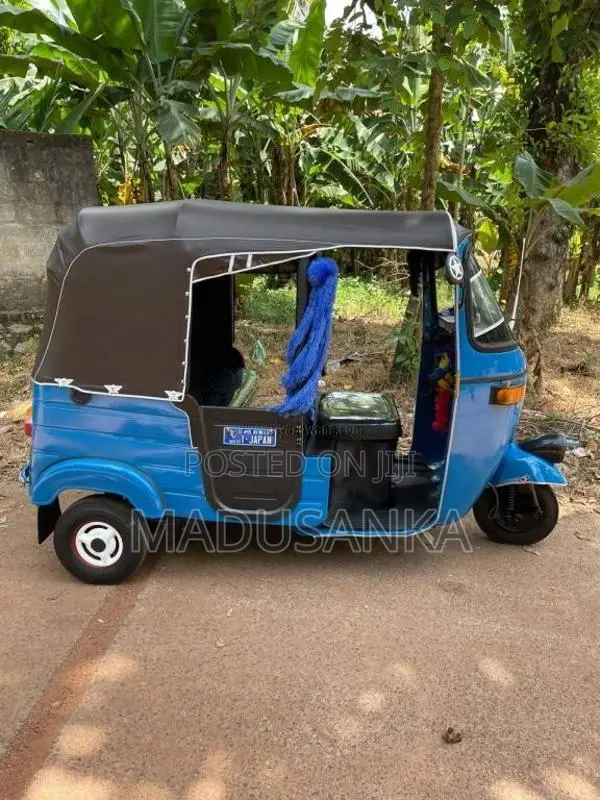 Bajaj 2 Stroke 2006 Three Wheel (Used)
