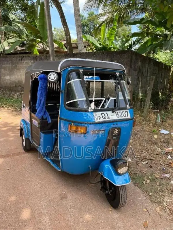 Bajaj 2 Stroke 2006 Three Wheel (Used)