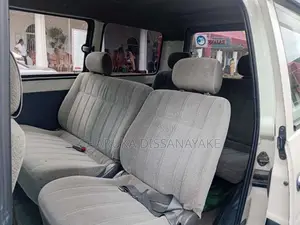 Toyota Noah 2002 Van (Used)