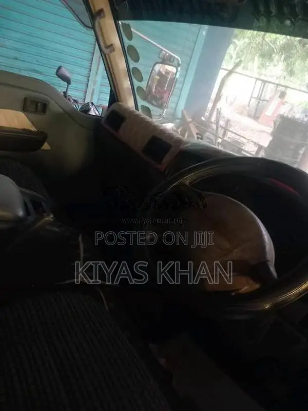 Nissan CARAVAN 1999 Van (Used)