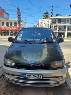 Nissan Serena 1994 Van (Used)