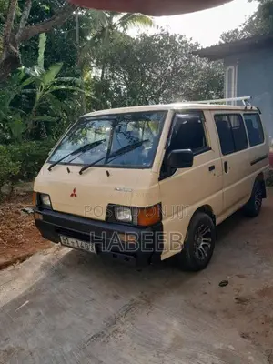 Mitsubishi PO5 1989 Van (Used)