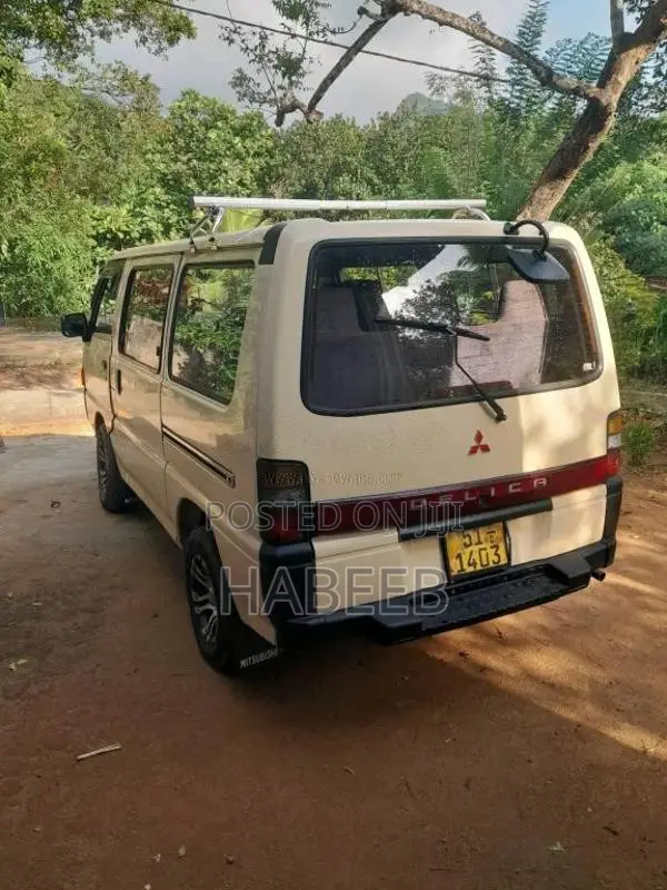 Mitsubishi PO5 1989 Van (Used)