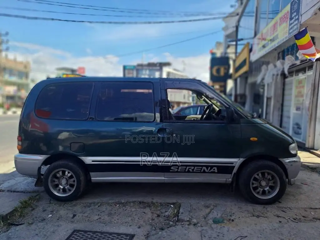 Nissan Serena 1994 Van (Used)