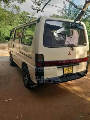 Mitsubishi PO5 1989 Van (Used)