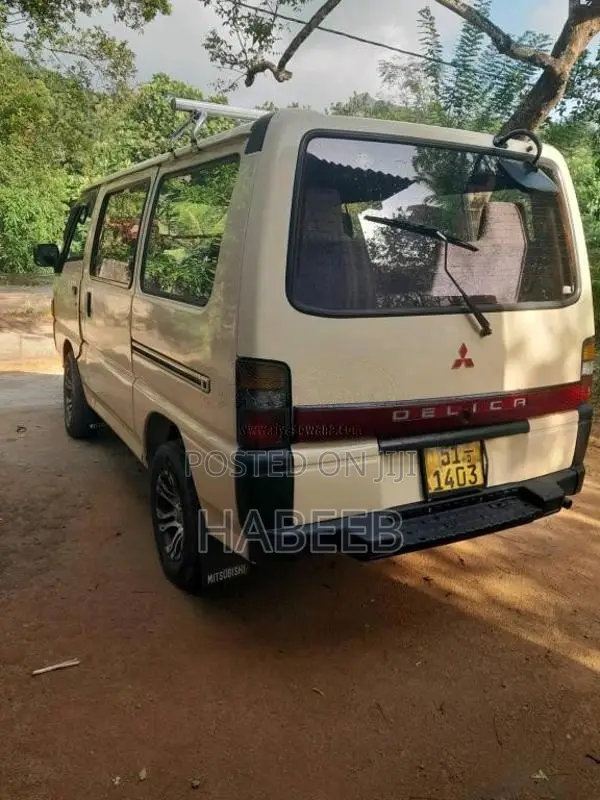 Mitsubishi PO5 1989 Van (Used)
